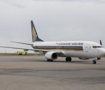 image of Singapore Airlines branded plan on Darwin tarmac